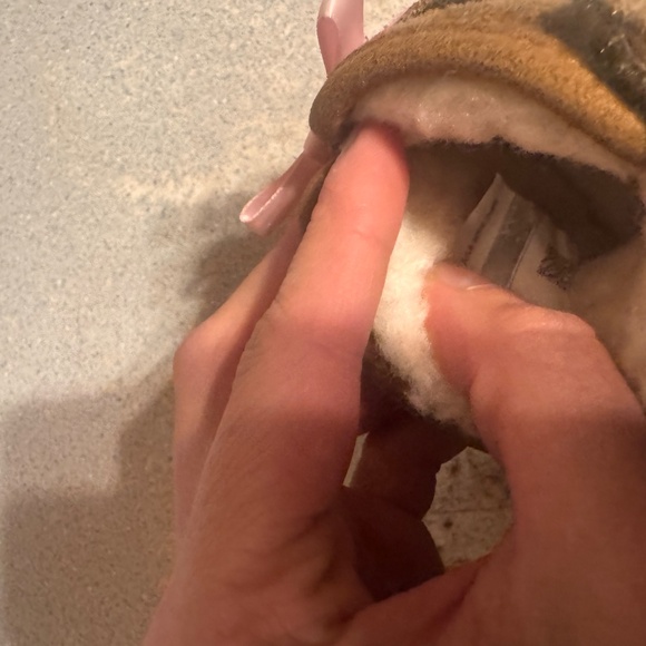 Ugg infant boots size 2 Sherpa lined - Picture 6 of 9